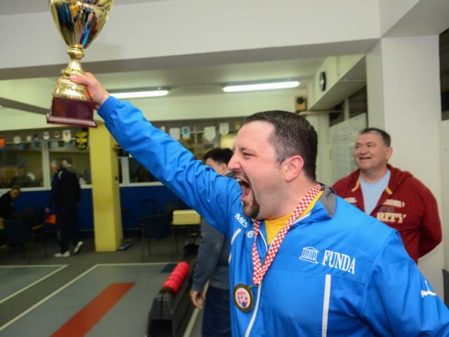 Zaprešić:Poštar 7:1 za 22:0
